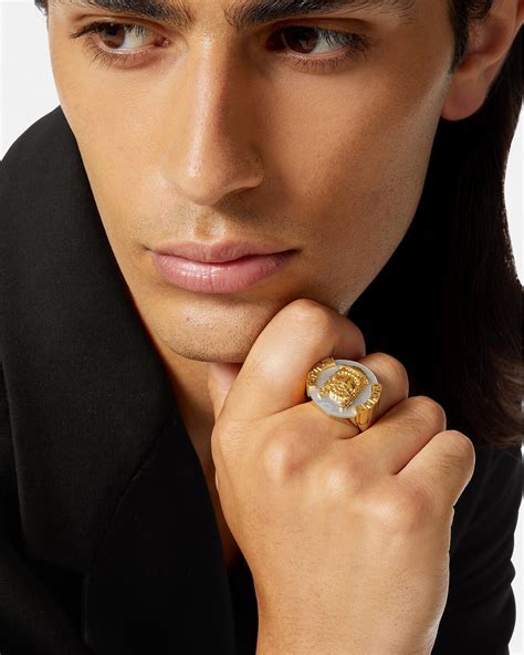 versace bague homme or|Gianni Versace.